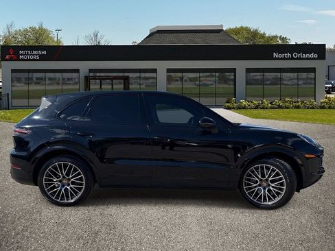 Used 2022 Porsche Cayenne AWD/4WD image 6