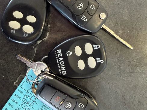 Used 2022 Ford F350 XL w/ Power Equipment Group image 30