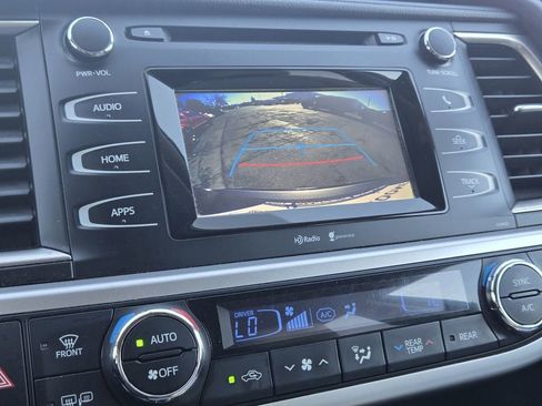 Used 2015 Toyota Highlander Plus image 10