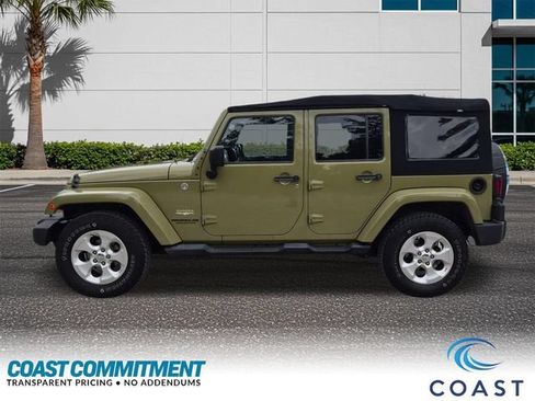 Used 2013 Jeep Wrangler Unlimited Sahara w/ Connectivity Group AWD/4WD image 9