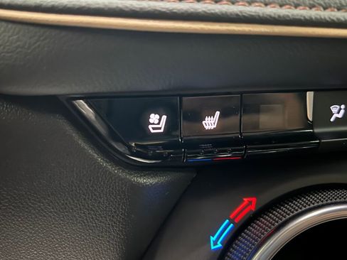 Used 2021 Chevrolet Blazer Premier w/ Driver Confidence II Package image 15