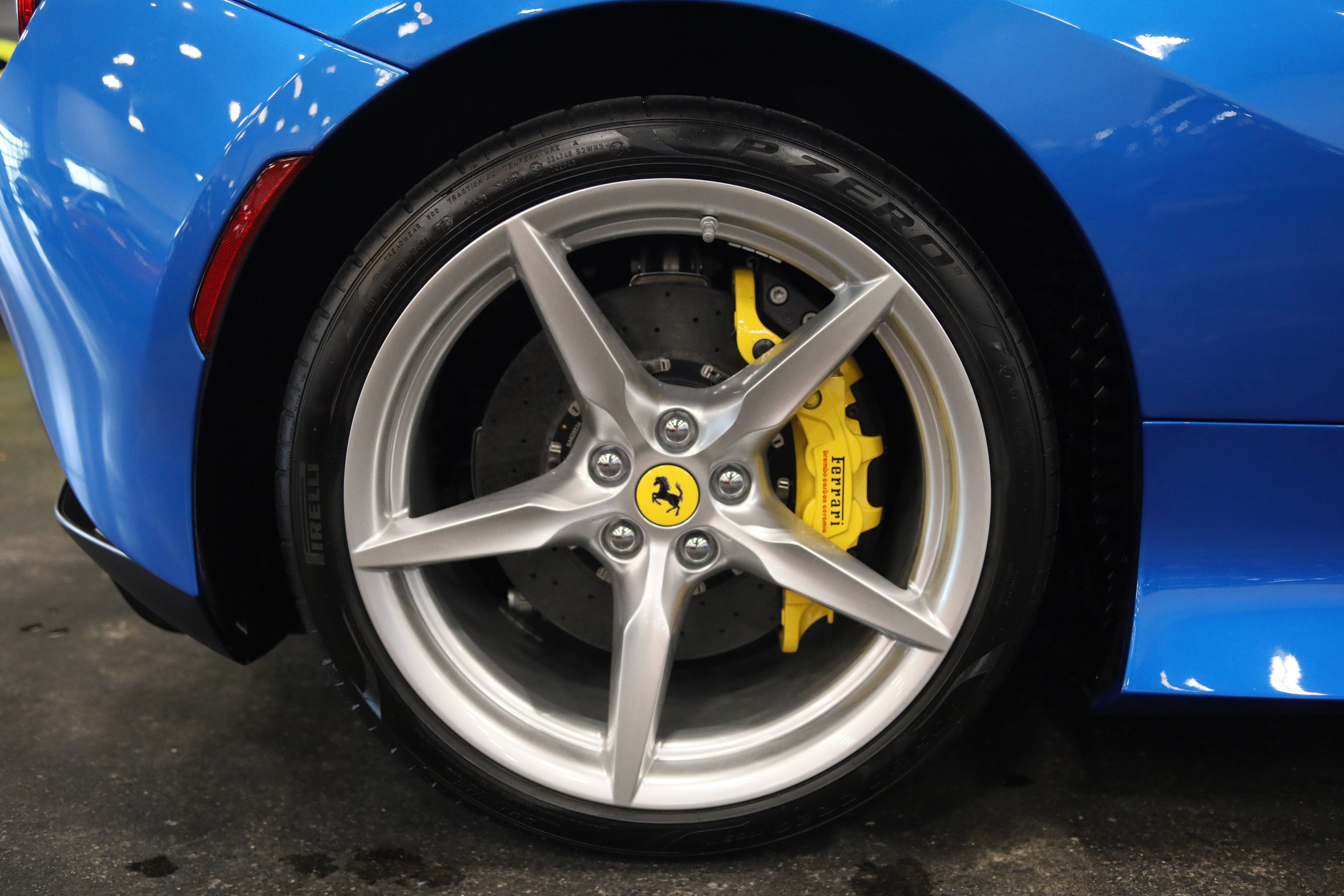 Used 2022 Ferrari F8 Tributo RWD image 9