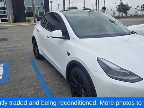 Used 2023 Tesla Model Y 2WD image 1