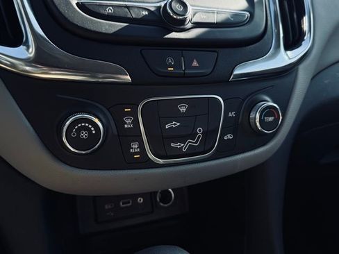 Used 2024 Chevrolet Equinox LS image 31