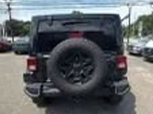 Used 2016 Jeep Wrangler Unlimited Sahara AWD/4WD image 6