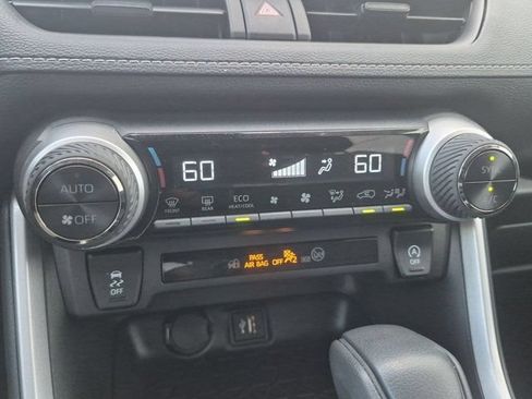 Used 2025 Toyota RAV4 XLE FWD image 14