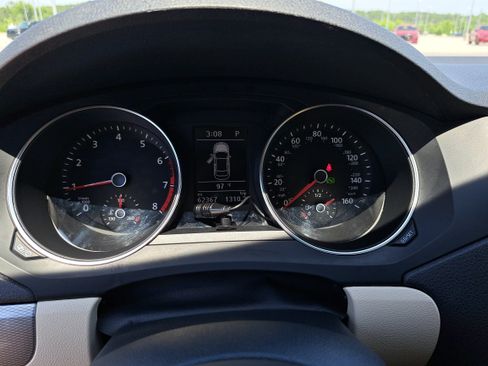 Used 2018 Volkswagen Jetta SE FWD image 18