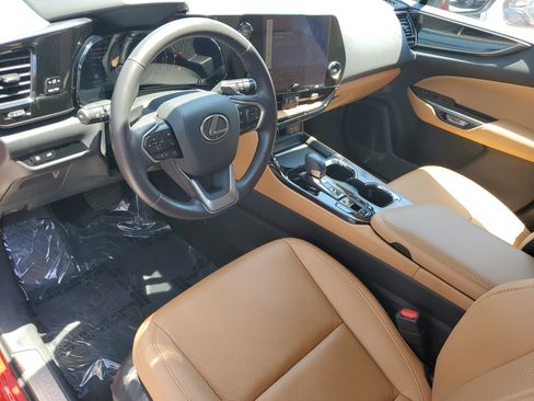 Used 2024 Lexus NX 250 NX 250 image 7