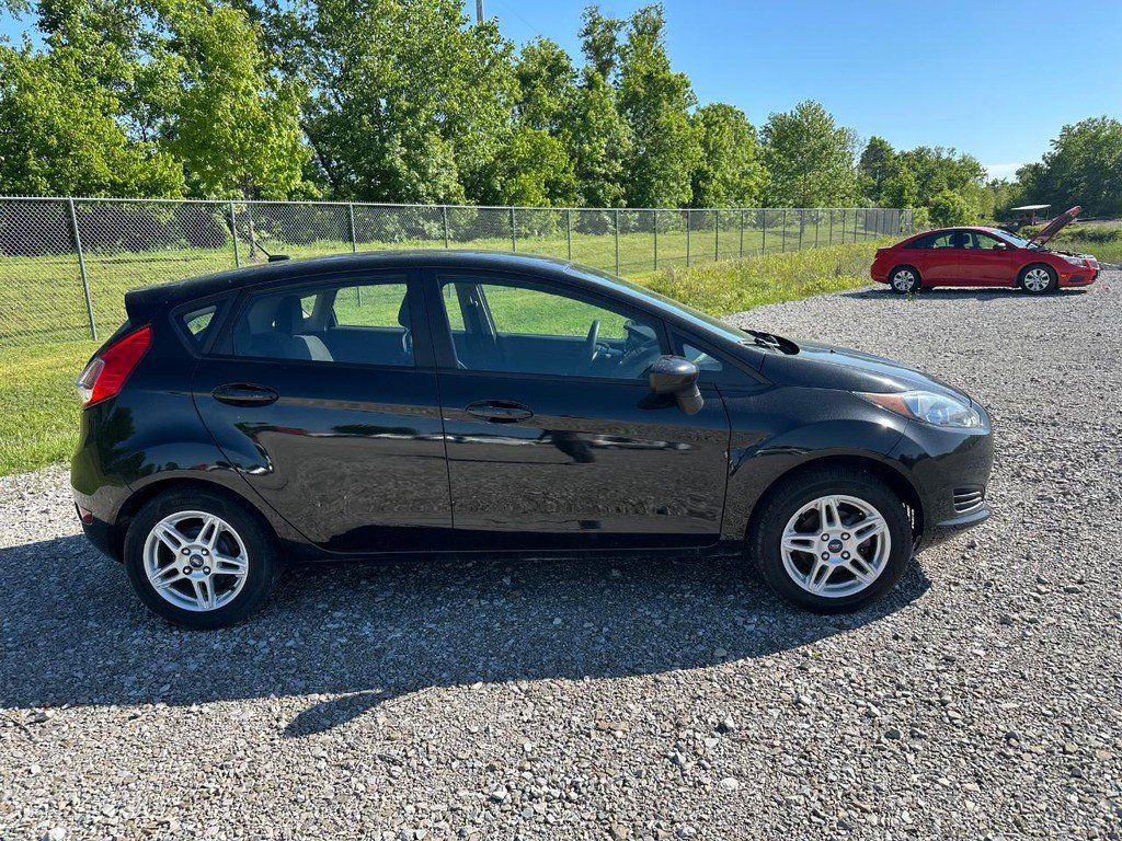 Used 2019 Ford Fiesta SE FWD image 4