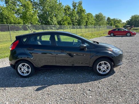 Used 2019 Ford Fiesta SE FWD image 4