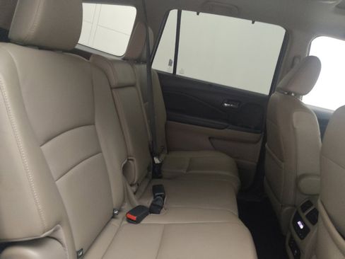 Used 2016 Honda Pilot Touring image 19