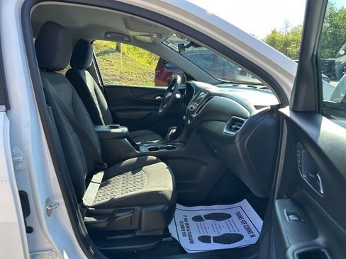 Used 2023 Chevrolet Equinox LT image 28