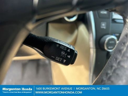 Used 2016 Toyota Camry XLE w/ Moonroof Package image 22