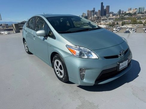 Used 2014 Toyota Prius Two FWD image 1