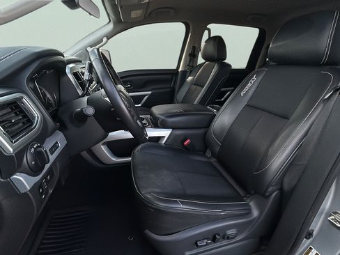 Used 2018 Nissan Titan PRO-4X w/ Pro-4x Utility Package AWD/4WD image 13