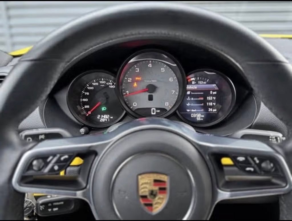 Used 2021 Porsche 718 Boxster S RWD image 16