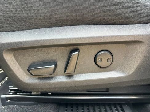 Used 2023 Nissan Rogue SV FWD image 20