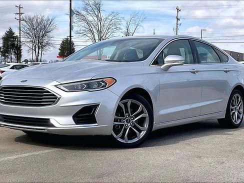 Used 2019 Ford Fusion SEL image 2
