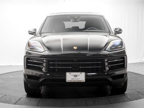Used 2025 Porsche Cayenne AWD/4WD image 8