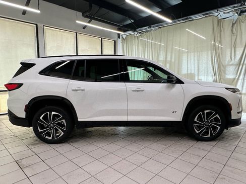 Certified 2025 Buick Enclave Sport Touring image 3