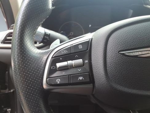 Used 2025 Genesis G70 2.5T AWD/4WD image 16