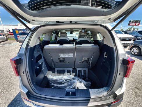 Certified 2026 Kia Carnival SX Prestige FWD image 25