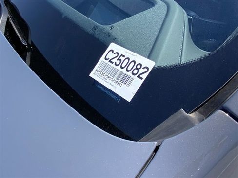 New 2025 BMW i7 xDrive60 image 23