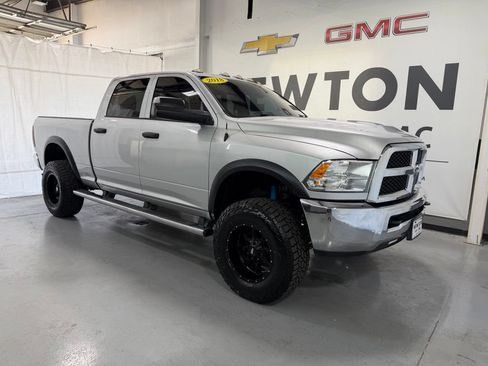 Used 2018 RAM 2500 Tradesman w/ Chrome Appearance Group AWD/4WD image 2