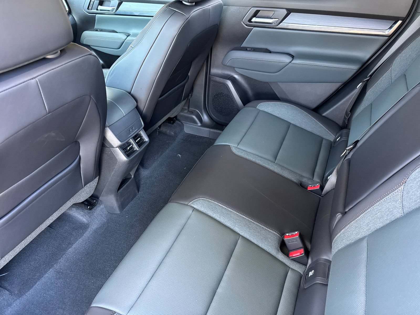 New 2026 GMC Terrain AT4 AWD/4WD image 12