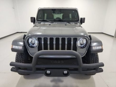 Used 2022 Jeep Wrangler Unlimited Sahara AWD/4WD image 9