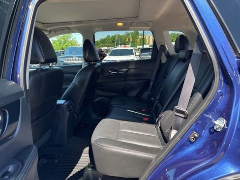 Used 2017 Nissan Rogue SL w/ SL Premium Package AWD/4WD image 24