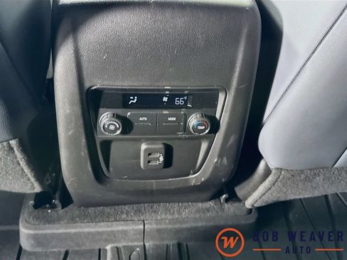 Used 2023 Buick Enclave Essence AWD/4WD image 31