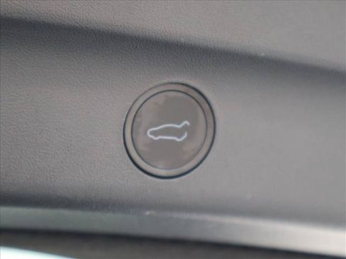 Used 2023 Tesla Model Y Long Range AWD/4WD image 7