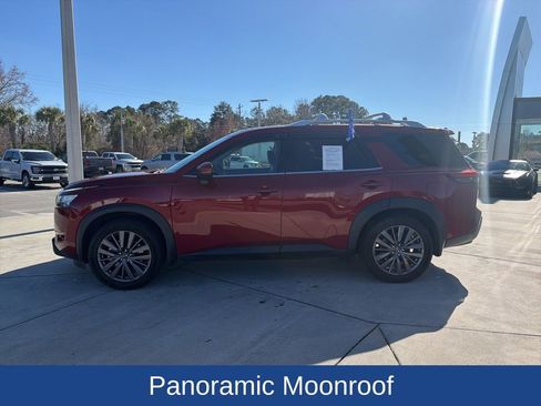 Used 2022 Nissan Pathfinder SL w/ SL Premium Package image 4