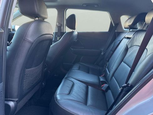 Used 2019 Kia Niro EX Premium w/ Sunroof Package image 5