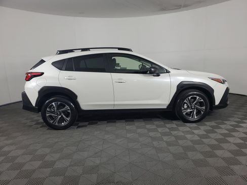 Used 2025 Subaru Crosstrek 2.0i Premium w/ Crosstrek Mirror Package image 3
