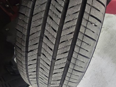 Used 2025 Toyota Sienna LE image 32