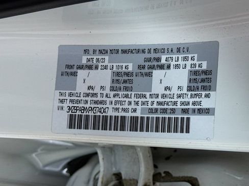 Used 2023 MAZDA MAZDA3 s FWD image 29
