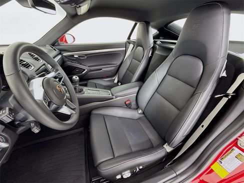 Used 2025 Porsche 718 Cayman image 5