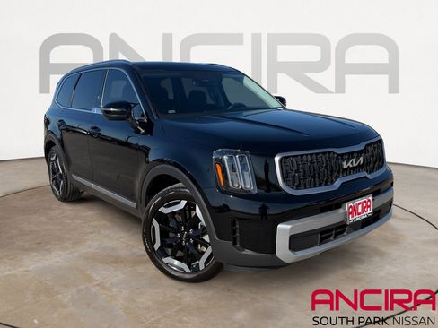 Used 2024 Kia Telluride EX w/ EX Captain's Chair Package image 1