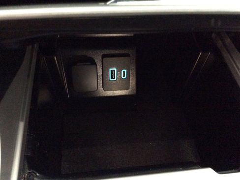 Used 2023 Ford Explorer XLT w/ Equipment Group 202A image 30