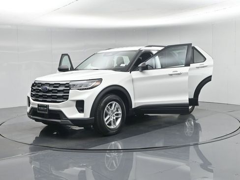 New 2026 Ford Explorer Active RWD image 30