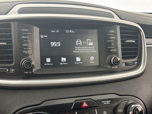 Used 2020 Kia Sorento LX FWD image 14