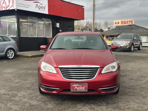 Used 2011 Chrysler 200 Touring image 3