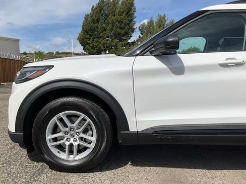 New 2026 Ford Explorer Active w/ Active Comfort Package image 11