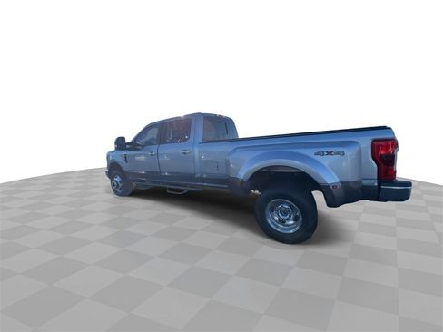 Used 2019 Ford F350 Lariat w/ Lariat Ultimate Package image 5