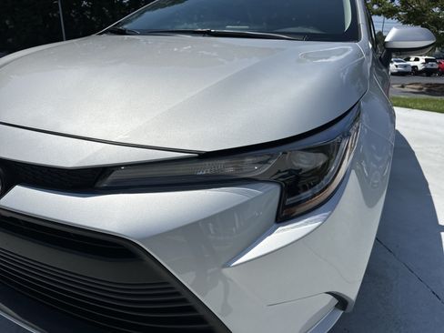 Used 2026 Toyota Corolla LE FWD image 6