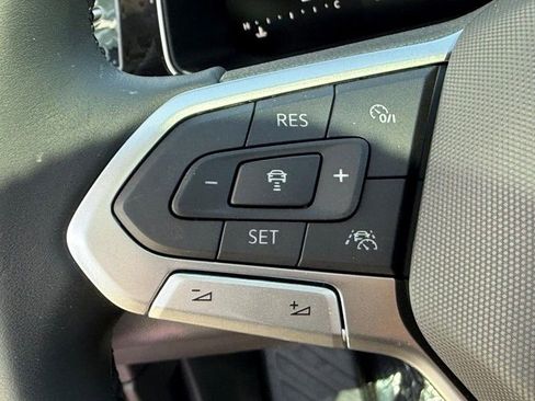 New 2026 Volkswagen Jetta SE FWD image 11