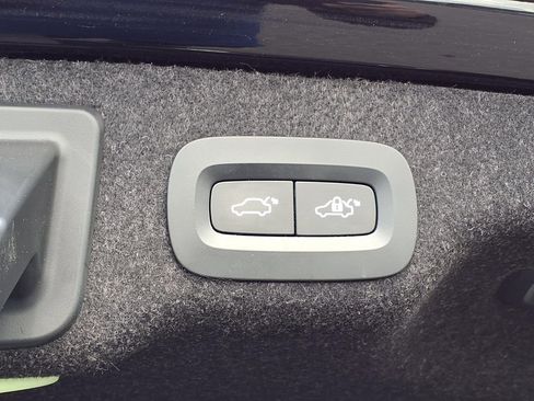Used 2023 Volvo S90 B6 Plus AWD/4WD image 19