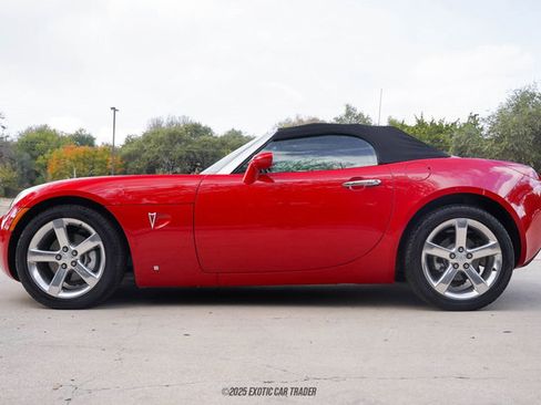 Used 2006 Pontiac Solstice Convertible w/ Premium Package image 16